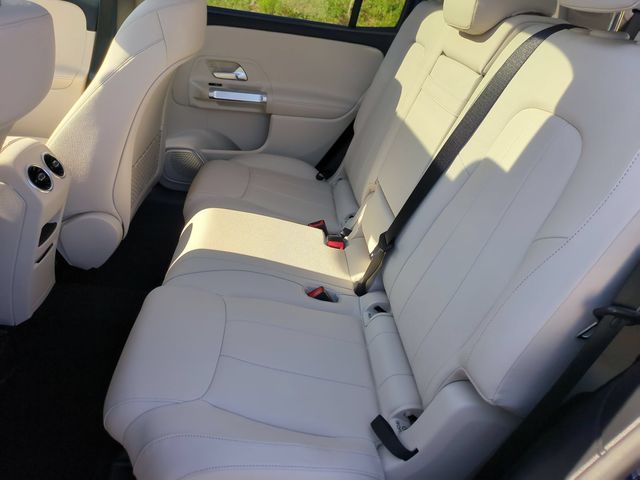 Used 2023  Mercedes-Benz GLB 250 image 28