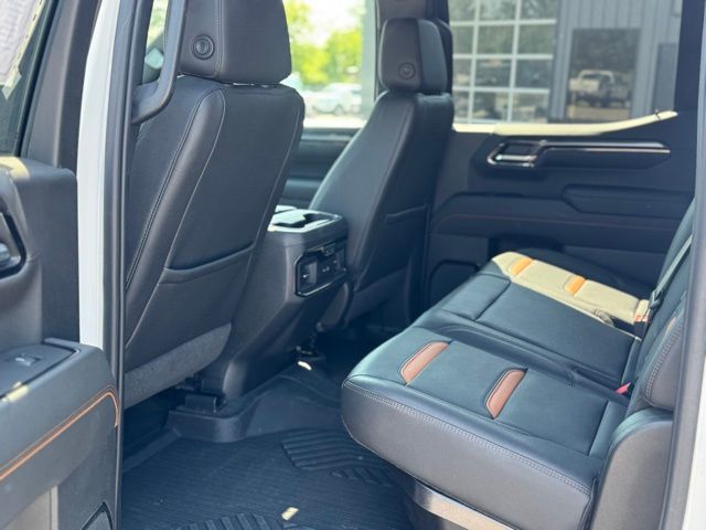 2022 GMC Sierra 1500 AT4 - Summit White exterior view 9