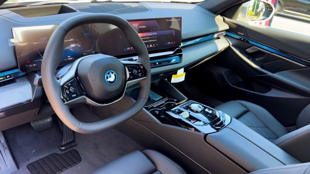 2025 BMW i5 xDrive40 18