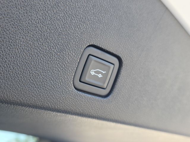 2024 Cadillac XT6 Luxury:C02525