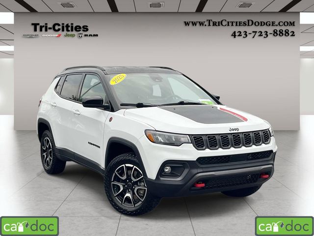 Bright White Clearcoat 2025 Jeep Compass SUV / Crossover Four-Wheel Drive 8-Speed Automatic