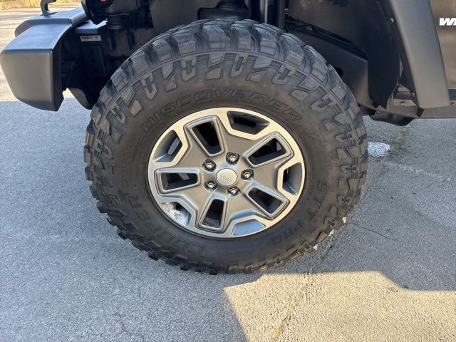 Used 2008 Black Jeep X image 17