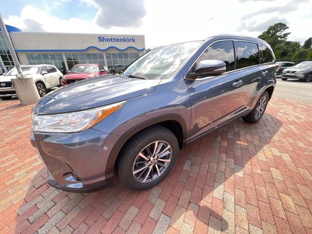 Used 2017 Toyota Highlander SUV