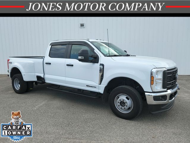 Oxford White 2024 Ford F-350 Super Duty Pickup Truck Four-Wheel Drive Automatic