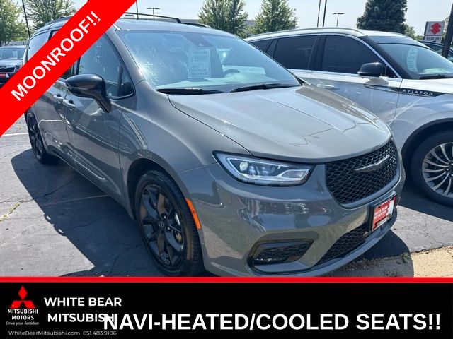 Ceramic Gray Clearcoat 2025 Chrysler Pacifica Minivan Front-Wheel Drive 9-Speed Automatic