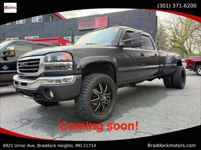 Carbon Metallic 2004 GMC Sierra 3500 4 Dr SLT 4WD Crew Cab LB DRW Pickup Truck Four-Wheel Drive 5-Speed Automatic