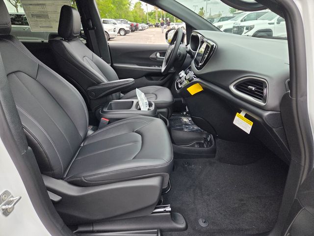 New 2026 White Chrysler LX image 15