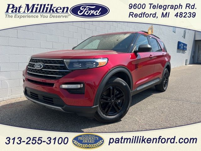 Rapid Red Metallic Tinted Clearcoat 2022 Ford Explorer XLT AWD SUV / Crossover All-Wheel Drive Automatic