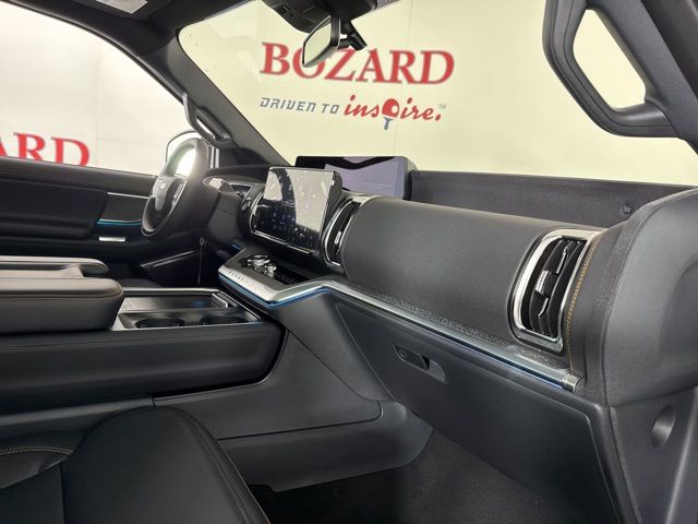2025 Star White Metallic Tri-Coat Ford Expedition 4X4 SUV