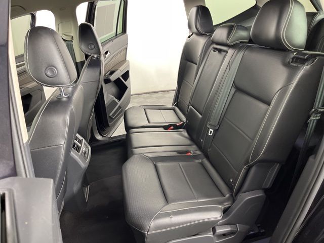 2022 Black Volkswagen Atlas 3.6L V6 SE w/Technology FWD SUV