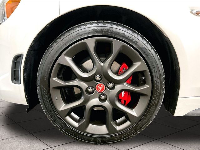 2017 Fiat 124 Spider Abarth - 7
