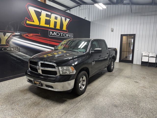 Diamond Black Crystal Pearlcoat 2021 RAM 1500 Classic SLT Crew Cab 4WD Pickup Truck Four-Wheel Drive 8-Speed Automatic