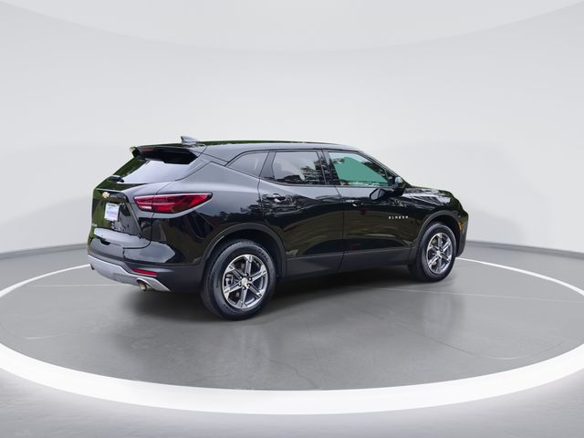 Used 2025 Black Chevrolet LT image 8