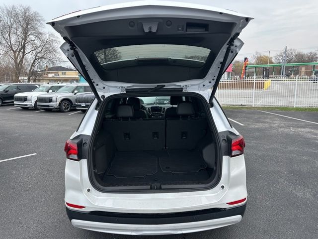 Used 2024 White Chevrolet Premier image 44