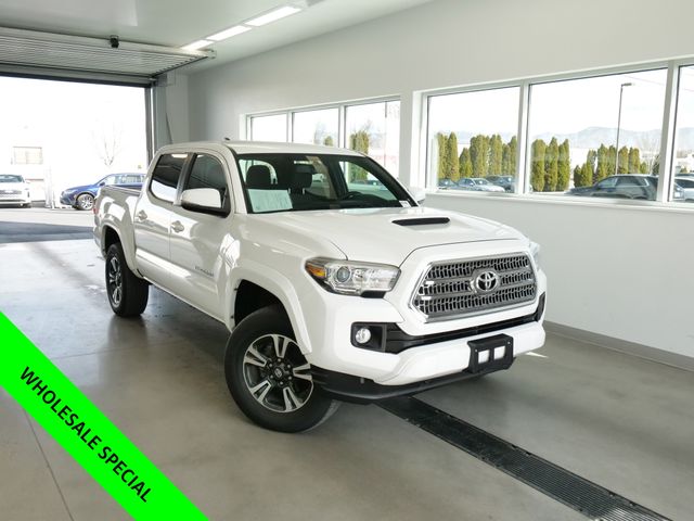 2017 Toyota Tacoma SR5 V6 Double Cab RWD
