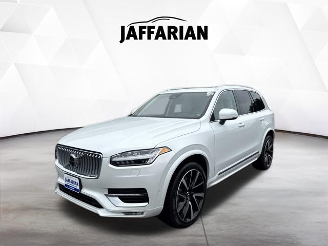  2024 Volvo XC90 B6 Plus Bright Theme 7-Passenger AWD   