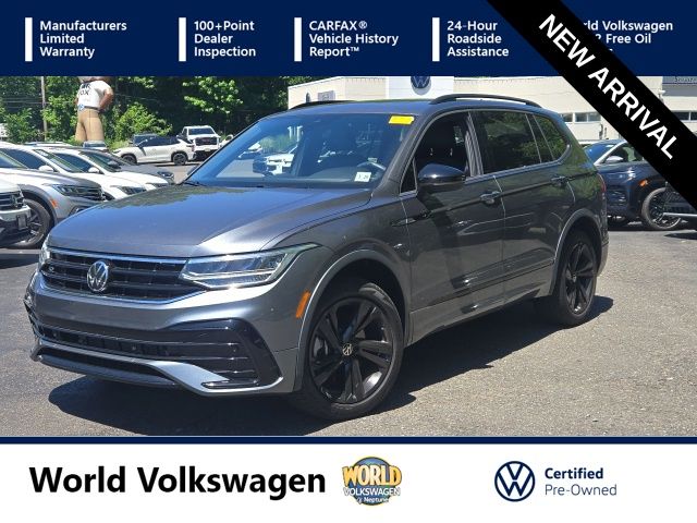 Platinum Gray Metallic 2024 Volkswagen Tiguan SE R-Line Black 4Motion SUV / Crossover All-Wheel Drive 8-Speed Automatic