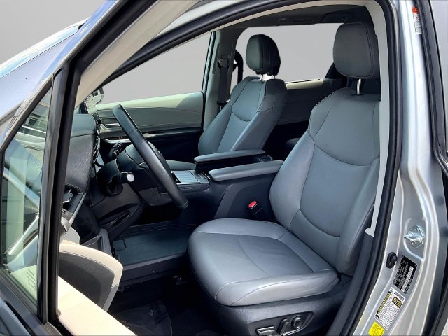Used 2023 Toyota Sienna Van