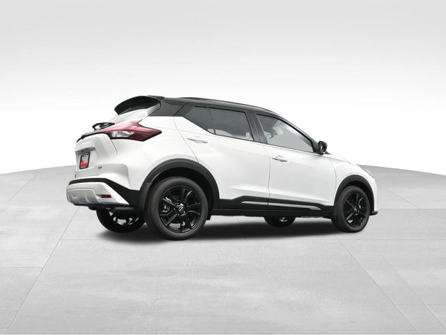 2024 Nissan Kicks SR 30