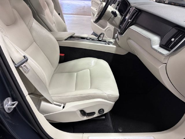 2024 Volvo XC60 Plus - Photo 23