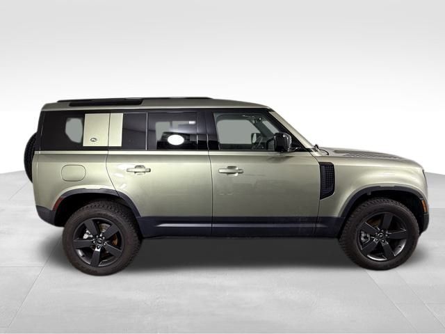 2024 Land Rover Defender 110 S 7