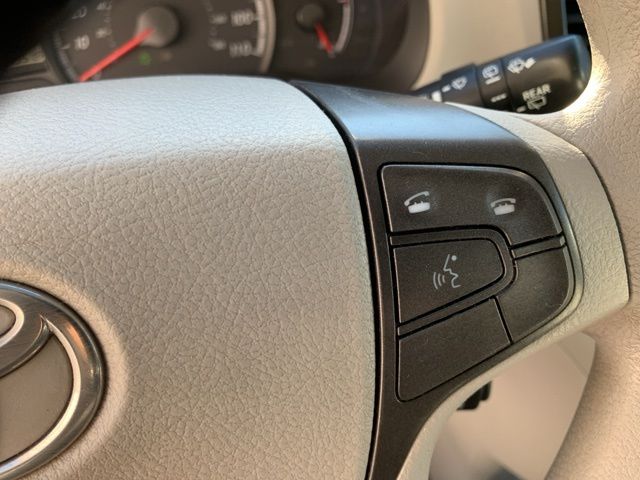 2011 Toyota Sienna LE 8-Passenger photo