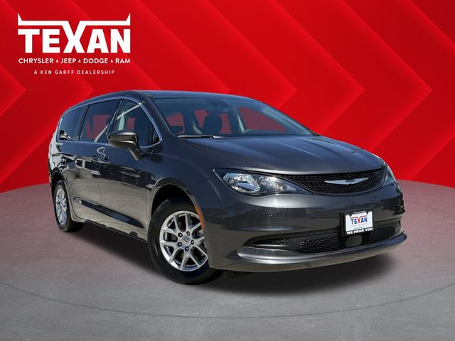 2023 Chrysler Voyager LX - 0