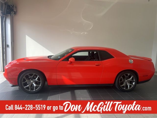 2016 Dodge Challenger SXT RWD
