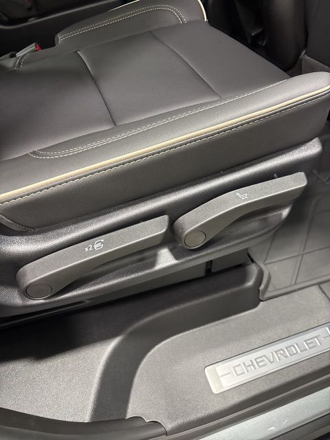 2025 Chevrolet Tahoe Premier photo