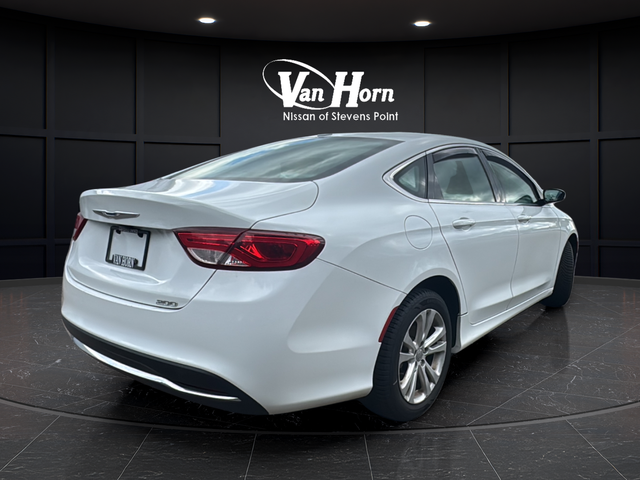 Used 2015 Bright White Clearcoat Chrysler Limited image 3
