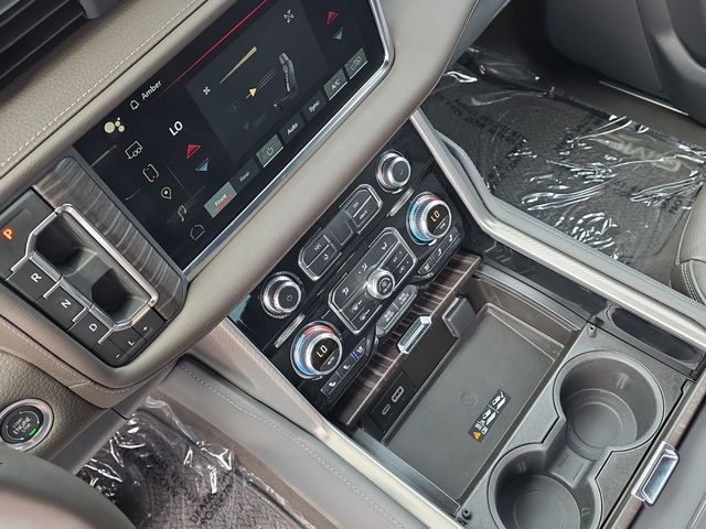 Used 2024 White GMC Denali image 27