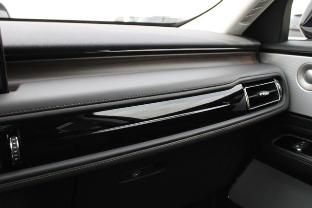 New 2026 Black Lincoln Reserve image 20