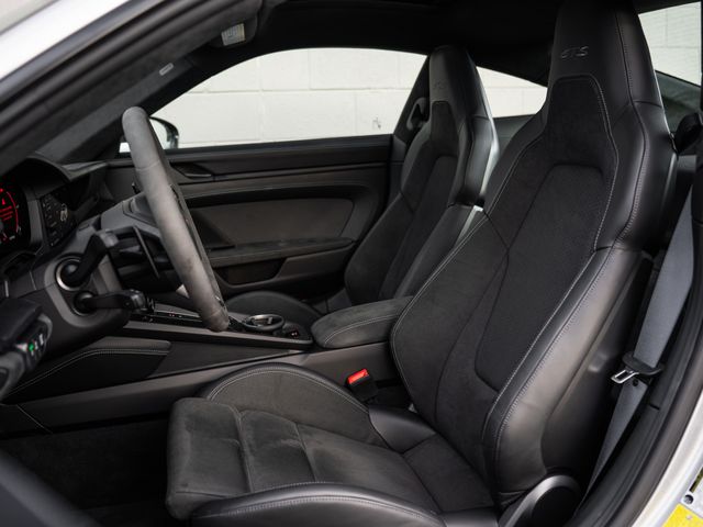 Certified Used 2025  Porsche Carrera 4 GTS image 5