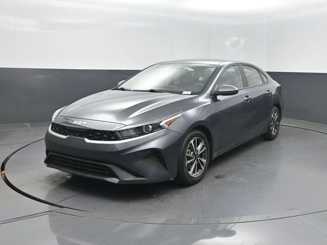 Gravity Gray 2024 Kia Forte Sedan Front-Wheel Drive Continuously Variable Transmission