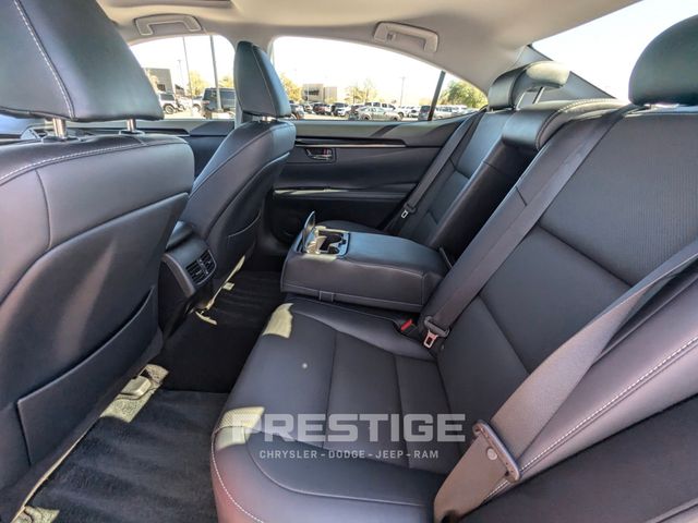 2016 Lexus ES 350 22