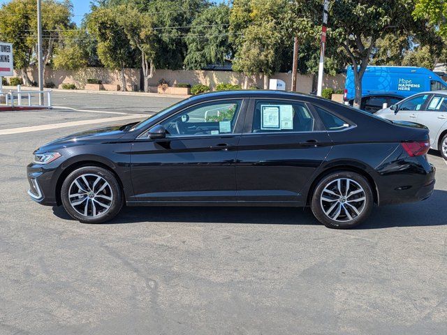 2025 Volkswagen Jetta SE - Photo 12