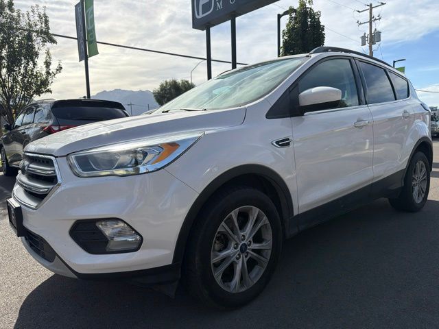 White Platinum Clearcoat Metallic 2017 Ford Escape SUV / Crossover All-Wheel Drive 6-Speed Automatic