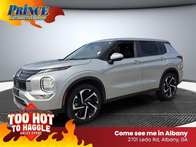 Silver 2024 Mitsubishi Outlander SUV / Crossover All-Wheel Drive Continuously Variable Transmission