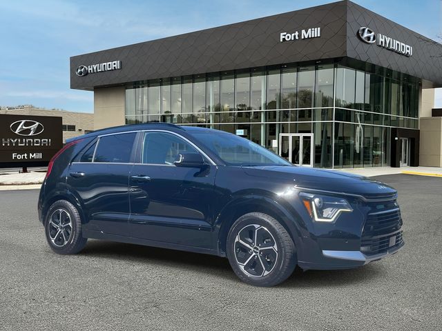  2023 Kia Niro SX FWD   