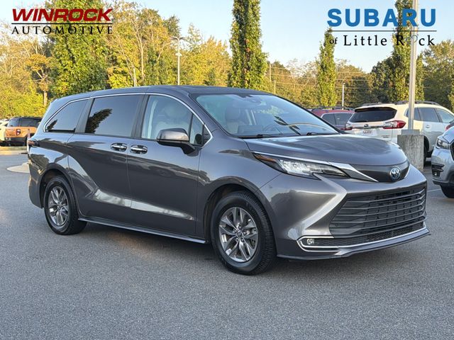 2023 Toyota Sienna XLE 7-Passenger FWD   