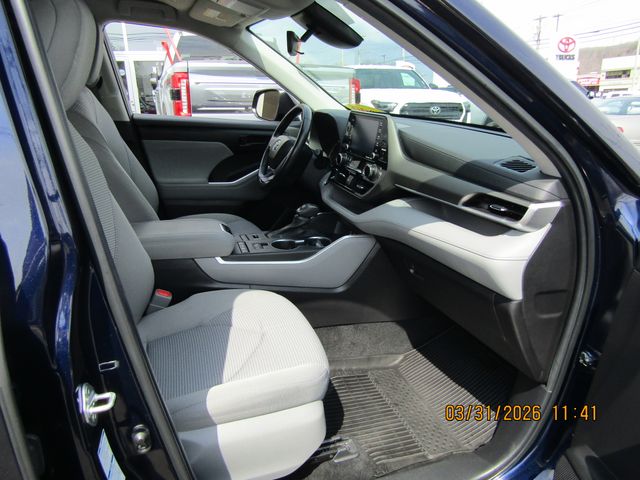 used 2022 Toyota Highlander car, priced at $29,499