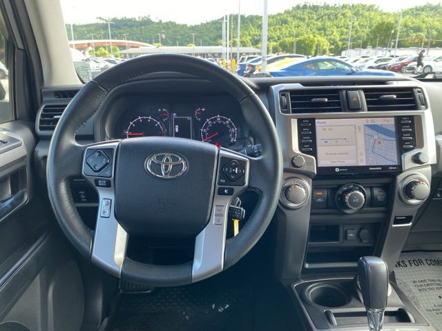 2020 Toyota 4Runner SR5 photo