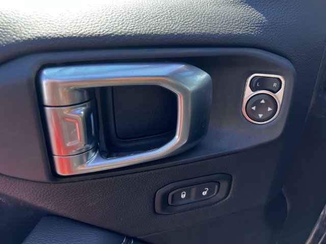 Used 2023 Jeep Wrangler SUV