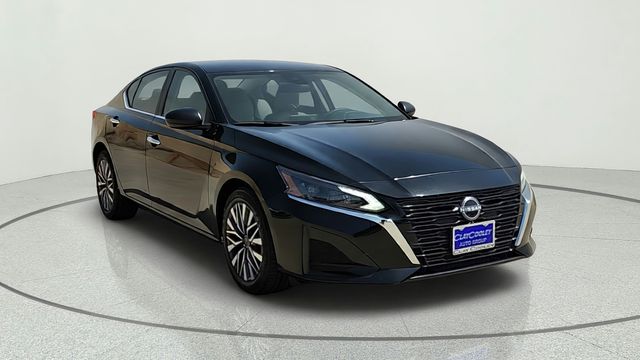 Super Black Clearcoat 2025 Nissan Altima Sedan Front-Wheel Drive Continuously Variable Transmission