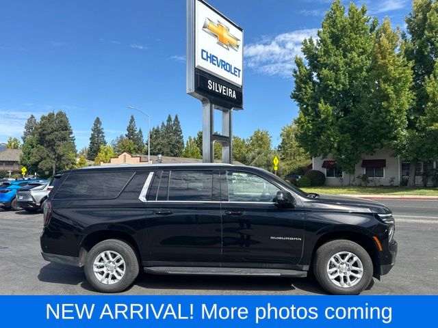 2026 Chevrolet Suburban LT 4WD