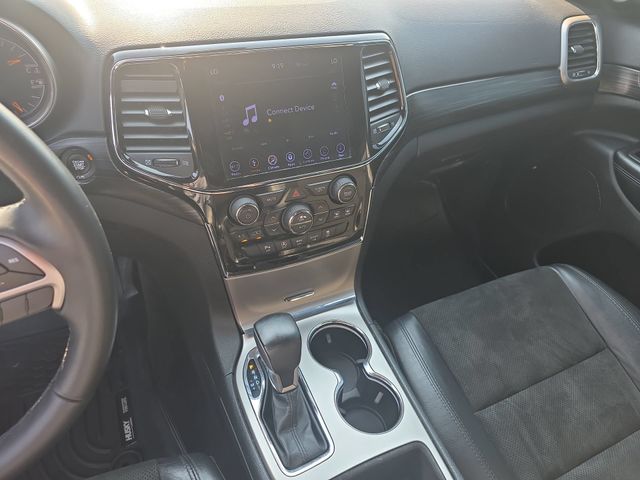 Used 2019 Bright White Clearcoat Jeep Laredo E image 20
