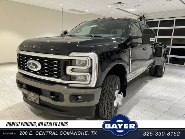 Agate Black Metallic 2026 Ford F-350 Super Duty Pickup Truck Four-Wheel Drive Automatic