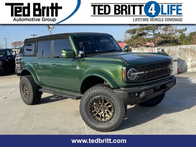 Eruption Green Metallic 2023 Ford Bronco Outer Banks 4-Door 4WD SUV / Crossover Four-Wheel Drive Automatic