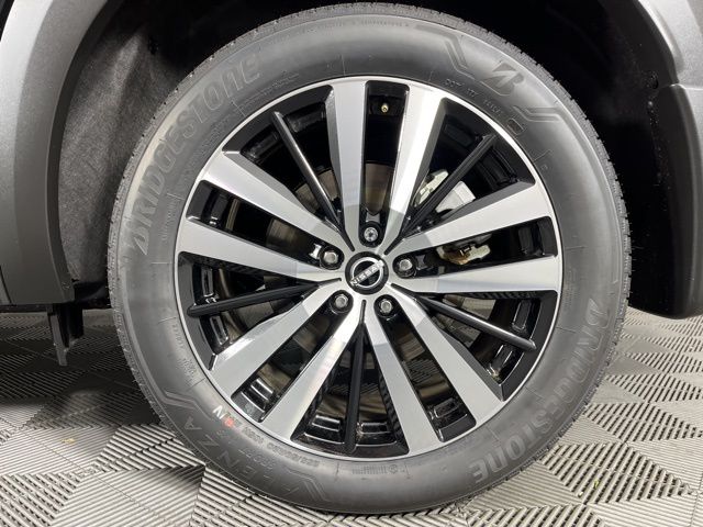 2025 Super Black Nissan Pathfinder Platinum 4X4 SUV
