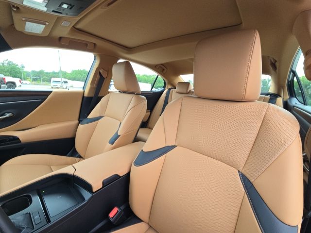 2025 Lexus ES 350:46335A1